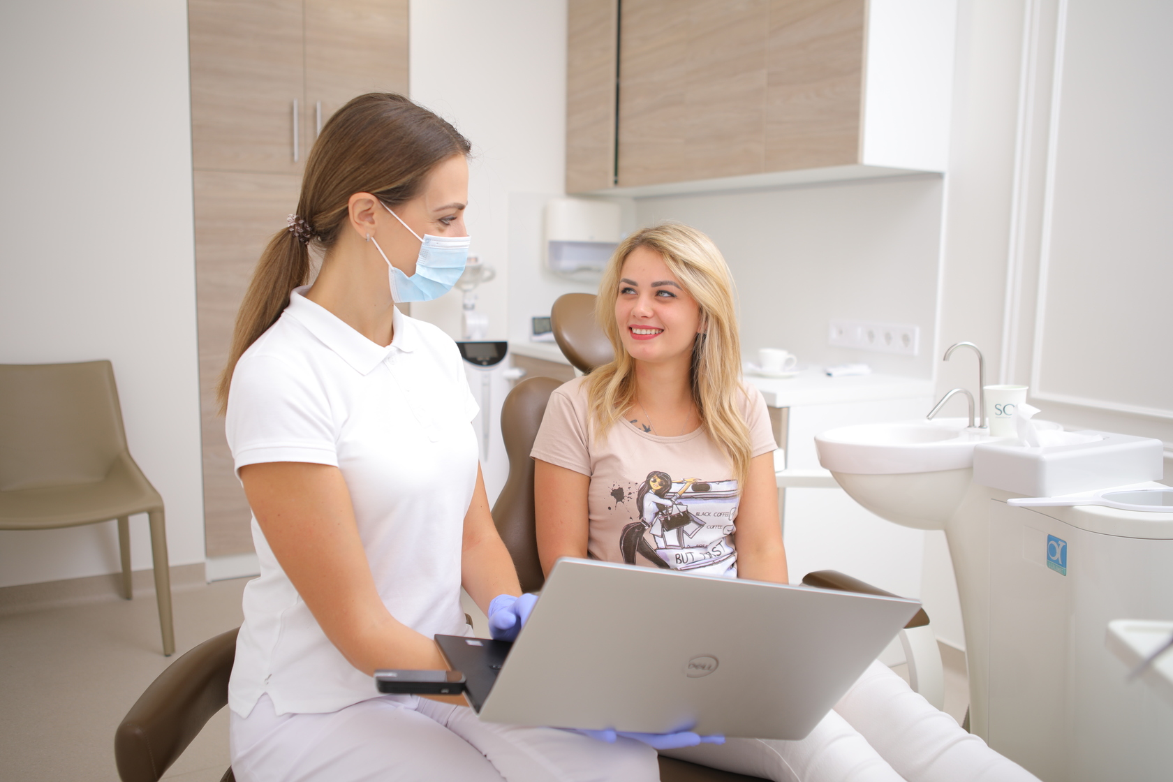 Терапевтична стоматологія Дніпро. Консультація у стоматолога ортодонта